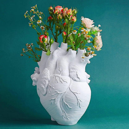 Heart-Shaped Resin Vase — Nordic Modern Decorative Flower Pot